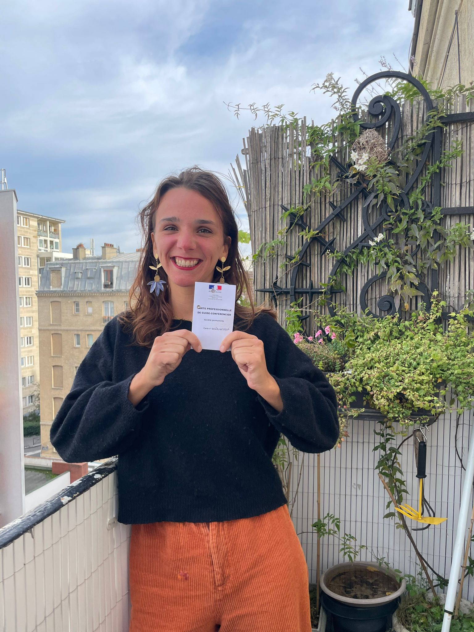 Lara, guide-conf&eacute;renci&egrave;re agr&eacute;&eacute;e