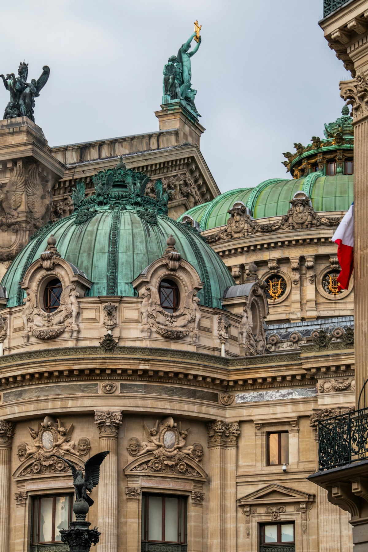 D&ocirc;me et fa&ccedil;ade de l'Op&eacute;ra Garnier